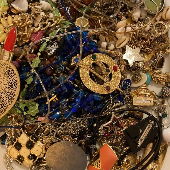 3+ lbs Costume Jewelry Wear Craft Repurpose Lot - Picture 2 of 3